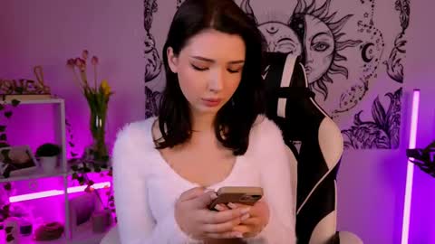 Emma online show from March 11, 2025, 4:54 am