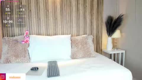 Snapshot of emmamillerr_ chatting on October 20, 2025, 11:32 am EmmaMillerr online show from October 20, 2025, 11:32 am