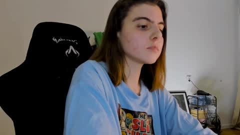 Snapshot of emmamon chatting on December 6, 2024, 6:28 pm Emma online show from December 6, 2024, 6:28 pm