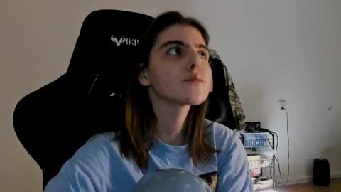 Snapshot of emmamon chatting on February 11, 2025, 7:38 pm Emma online show from February 11, 2025, 7:38 pm