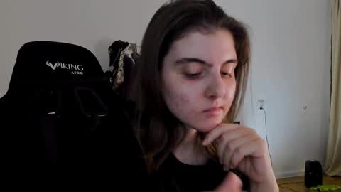 Snapshot of emmamon chatting on March 7, 2025, 8:00 pm Emma online show from March 7, 2025, 8:00 pm