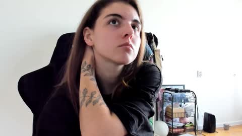 Snapshot of emmamon chatting on September 15, 2025, 8:47 am Emma online show from September 15, 2025, 8:47 am