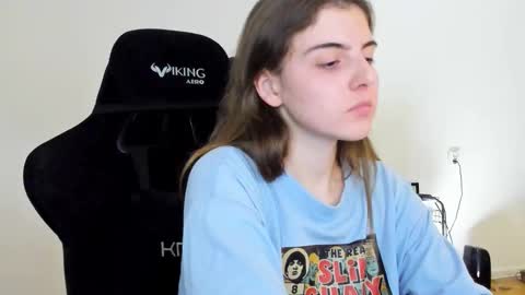 Snapshot of emmamon chatting on September 26, 2025, 8:24 pm Emma online show from September 26, 2025, 8:24 pm