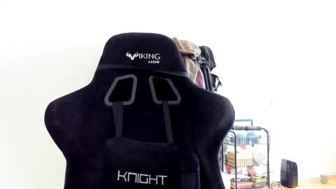 Snapshot of emmamon chatting on October 11, 2025, 10:25 am Emma online show from October 11, 2025, 10:25 am