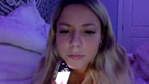 emmareaxo online show from May 13, 2026, 1:36 am