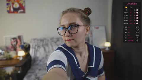 Mia online show from September 27, 2025, 3:39 pm