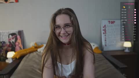 Mia online show from November 13, 2025, 5:01 pm