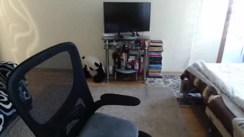 Emmatoo online show from October 13, 2025, 1:33 pm