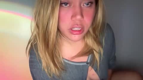 YourDreamGirl Emma  online show from April 19, 2026, 6:56 am