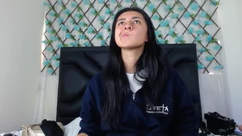  Emma  online show from November 16, 2025, 4:34 pm