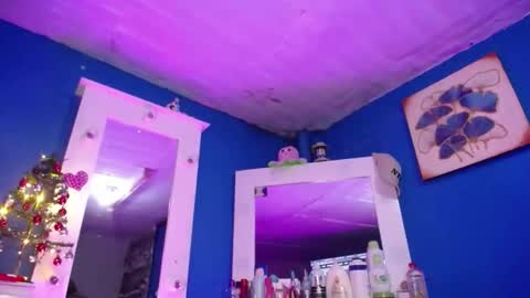 Emma  online show from December 2, 2025, 8:48 pm