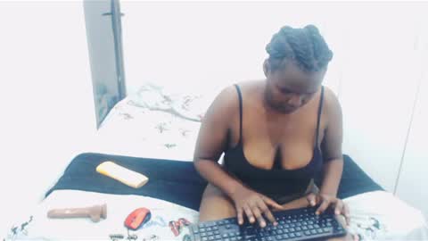 Emmy Lilly and Sam online show from January 7, 2025, 6:45 pm