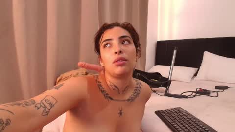 Snapshot of emmi_11 chatting on February 14, 2026, 12:35 pm emmi_11 online show from February 14, 2026, 12:35 pm