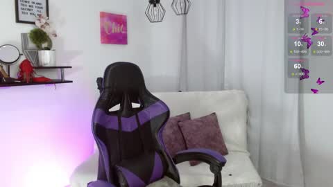 Emmi Cam online show from April 15, 2026, 1:18 pm