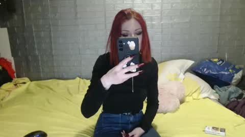 Snapshot of emmily000 chatting on February 16, 2025, 9:38 pm Emmily000 online show from February 16, 2025, 9:38 pm