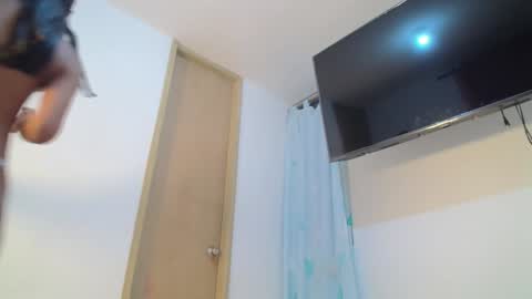 Snapshot of emmily_forever chatting on January 31, 2025, 11:35 pm emmily online show from January 31, 2025, 11:35 pm