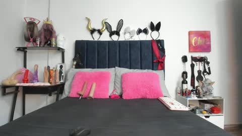          online show from October 6, 2025, 12:24 pm