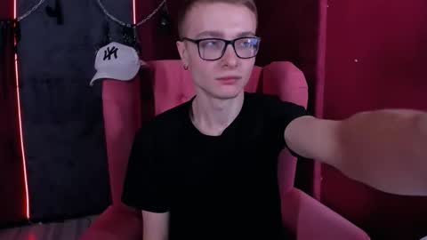 Snapshot of emmit_barker chatting on February 11, 2026, 3:28 pm Emmit online show from February 11, 2026, 3:28 pm