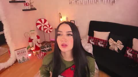 Emmy Evans  online show from December 15, 2025, 7:18 pm