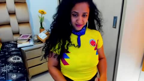 Snapshot of emperatriztapia chatting on June 17, 2026, 6:09 pm emperatriztapia online show from June 17, 2026, 6:09 pm