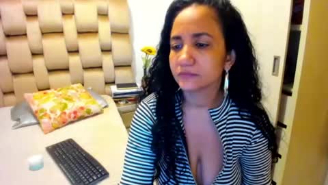 Snapshot of emperatriztapia chatting on July 14, 2026, 12:13 am emperatriztapia online show from July 14, 2026, 12:13 am