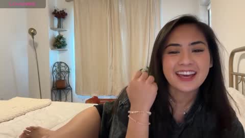 empressmonaa online show from April 13, 2026, 11:32 pm