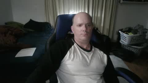 Snapshot of emsguy1 chatting on October 4, 2025, 3:59 am Matt online show from October 4, 2025, 3:59 am