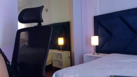 Emy online show from September 13, 2025, 8:08 pm