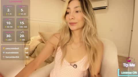 emyconneer online show from June 19, 2026, 3:49 pm