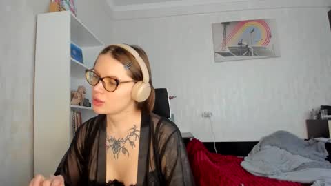 emydeliro online show from May 6, 2026, 4:23 pm