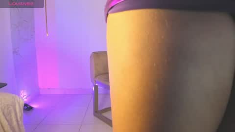 EMYLY  online show from April 15, 2026, 11:27 pm