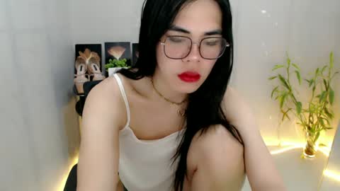 Snapshot of enchantress_mia03 chatting on June 28, 2026, 9:32 pm enchantress_mia03 online show from June 28, 2026, 9:32 pm