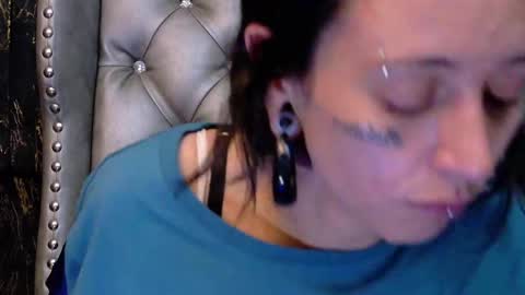 Snapshot of enchantressqueen chatting on May 13, 2026, 12:35 pm EnchantressQueen online show from May 13, 2026, 12:35 pm