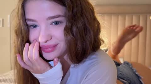 Snapshot of endlessmia chatting on March 5, 2026, 12:17 am Mia online show from March 5, 2026, 12:17 am