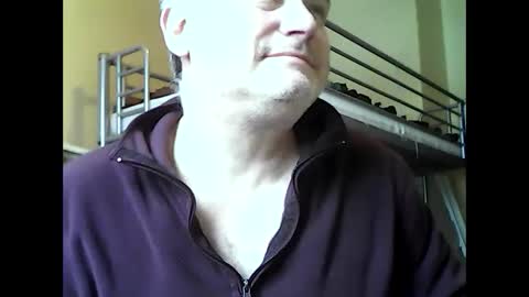 Snapshot of englishguysurrey chatting on January 6, 2025, 12:57 pm englishguysurrey online show from January 6, 2025, 12:57 pm