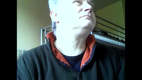 Snapshot of englishguysurrey chatting on January 15, 2025, 9:56 am englishguysurrey online show from January 15, 2025, 9:56 am