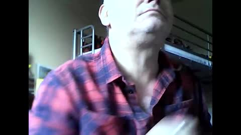 Snapshot of englishguysurrey chatting on September 16, 2025, 9:21 am englishguysurrey online show from September 16, 2025, 9:21 am