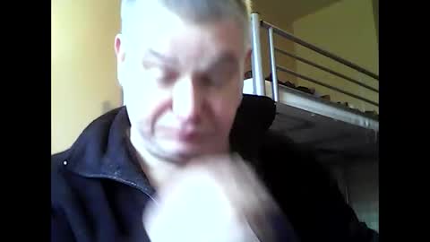 englishguysurrey online show from November 19, 2025, 8:47 am