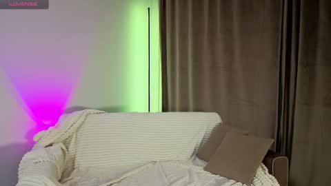 Snapshot of enjoyeverymoment_ chatting on September 26, 2025, 8:35 pm enjoyeverymoment_ online show from September 26, 2025, 8:35 pm