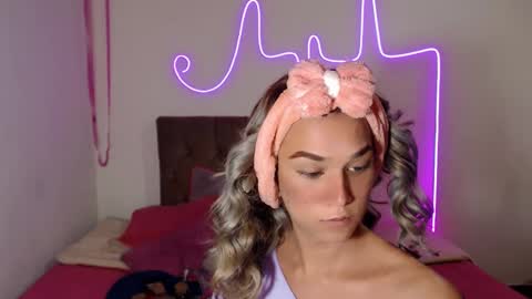 Snapshot of enma_gill chatting on December 9, 2024, 2:17 pm Enma Rojas online show from December 9, 2024, 2:17 pm