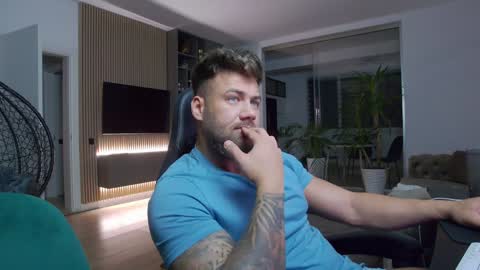 Erik online show from February 8, 2025, 5:39 pm