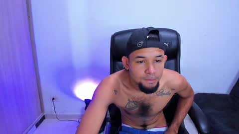 enyel_100 online show from May 26, 2026, 1:56 am