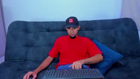 enyel_100 online show from July 8, 2026, 7:35 am
