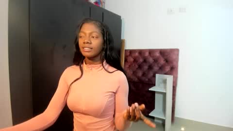 Angela online show from July 6, 2026, 11:18 pm