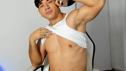 enzo_corleone online show from May 13, 2026, 4:21 am