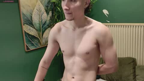 enzo_steel online show from March 23, 2026, 4:33 pm