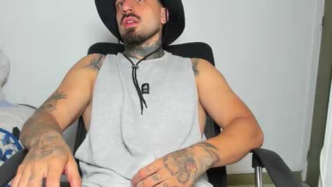 Enzo Aren online show from October 17, 2025, 1:09 am