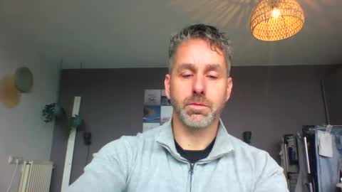 Snapshot of enzoenzo7 chatting on February 4, 2025, 9:49 am Enzos Massive Cock online show from February 4, 2025, 9:49 am