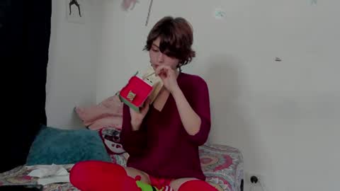 Snapshot of ephemeral_hot chatting on December 19, 2024, 11:35 pm Leyla online show from December 19, 2024, 11:35 pm