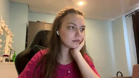 Lily online show from April 3, 2026, 3:04 am